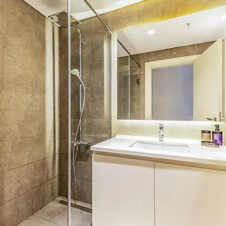 Modernly Designed Spacious Flat Near Kadikoy * Istambul