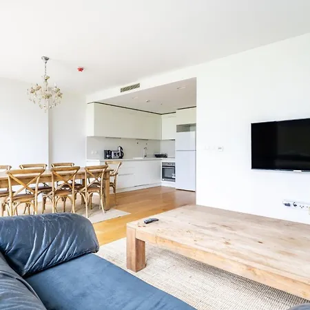 Modernly Designed Spacious Flat Near Kadikoy * اسطنبول